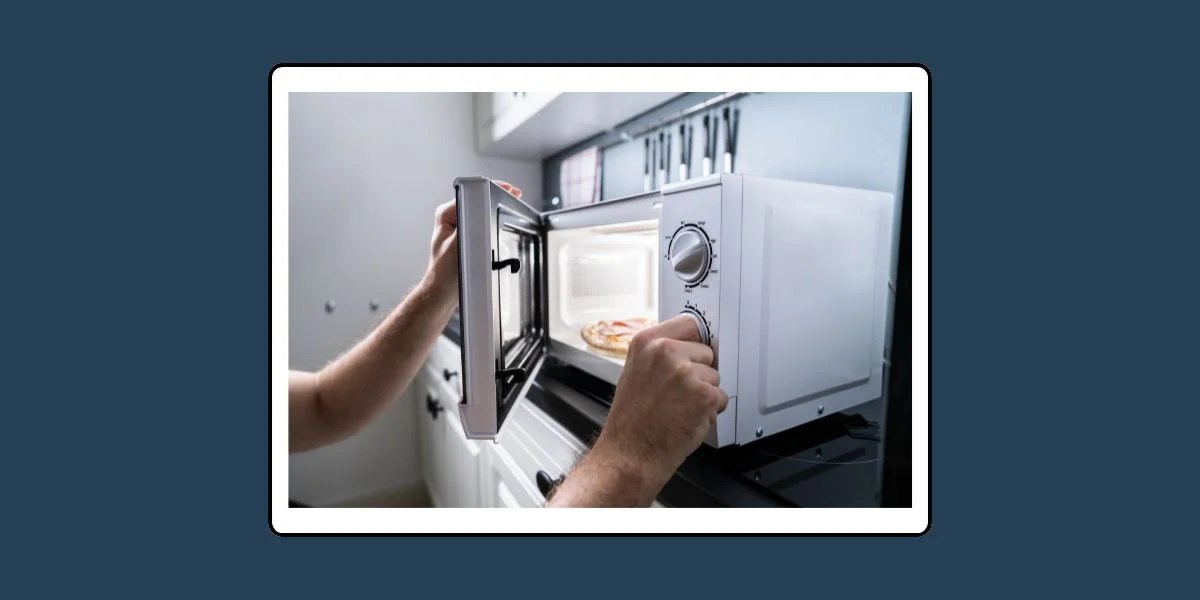 คำวินิจฉัย (ฟัตวา) จุฬาราชมนตรี ที่ 18/2557 เรื่อง การอุ่นอาหารที่มีเครื่องหมายฮาลาลรับรองในเตาอบไมโครเวฟรวม 