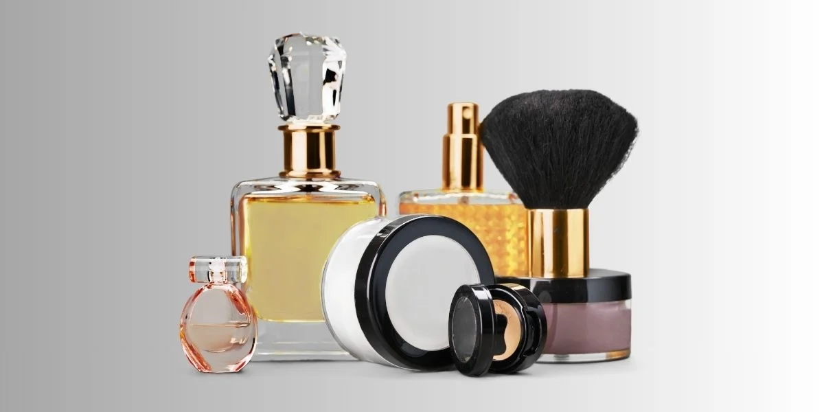 คำวินิจฉัย (ฟัตวา) จุฬาราชมนตรี ที่ 03/2554 เรื่อง การใช้เครื่องหอม เครื่องสำอางหรือผลิตภัณฑ์อุปโภค ที่มีส่วนผสมของเมทธิลแอลกอฮอล์