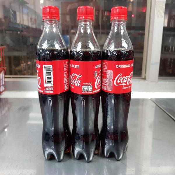 เครื่องดื่มโคคา - โคลา (โค้ก) ขวดพลาสติก
