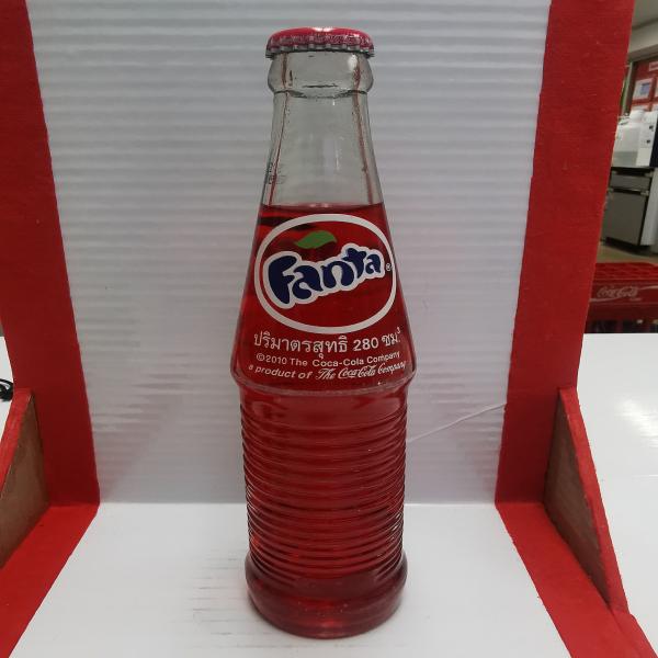 น้ำหวานกลิ่นสตรอเบอร์รี ขวดแก้วแบบคืนขวด