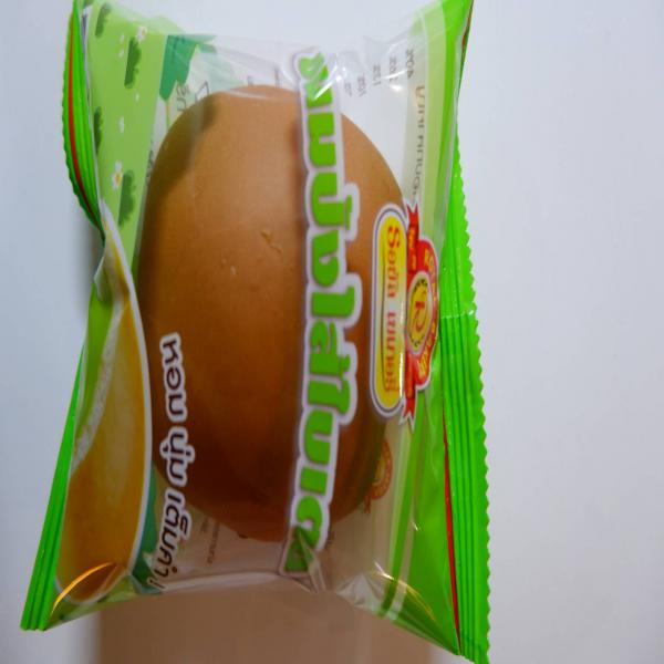 ขนมปังไส้ใบเตย