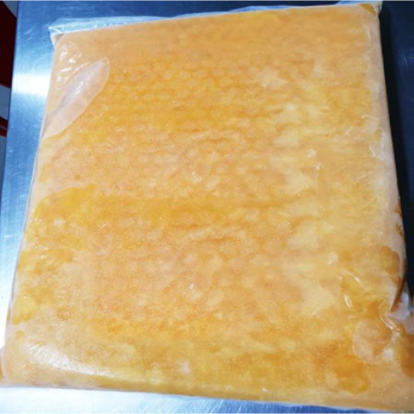 น้ำเสาวรสสีเหลืองทองแช่แข็ง