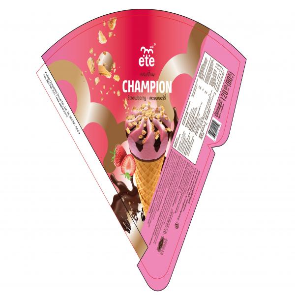 ไอศกรีมดัดแปลงกลิ่นสตรอเบอร์รี่ ราดหน้าด้วยซอสช็อกโกแลต และขนมปังกรอบในโคน