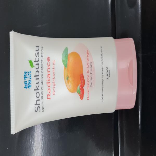 โฟมล้างหน้า โชกุบุสซึ เรเดี๊ยน (ไบรท์เทนนิ่ง) 130 กรัม (สิงคโปร์)