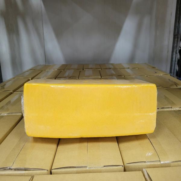 RED CHEDDAR CHEESE BLOCK (NAMED CHEESE) (HORECA BRAND)