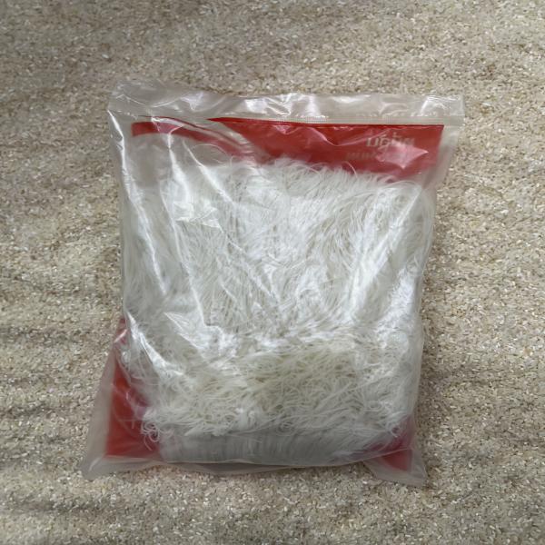 เส้นหมี่ขาว