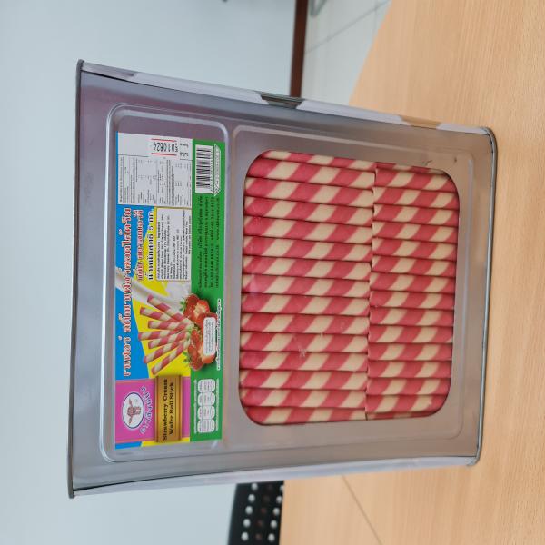 Starwberry Cream Wafer Roll Stick