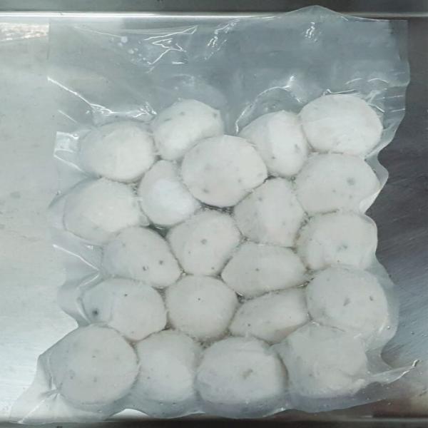 ลูกชิ้นปลาลาวาไส้ไข่กุ้ง