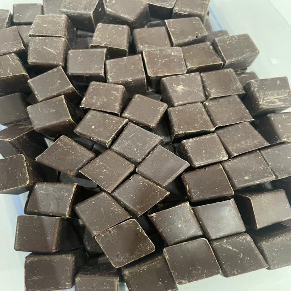 From bean to chocolate Dark Couverture 75 % Prachuap Khiri Khan Estate 