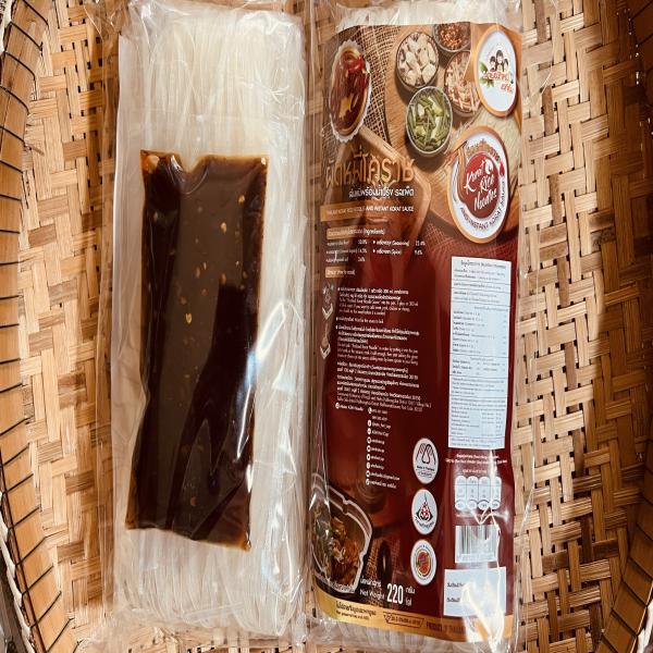 ผัดหมี่โคราชพร้อมน้ำปรุงสำเร็จรูป รสเผ็ด น้ำหนักบรรจุ 100 g., 140 g., 220 g.