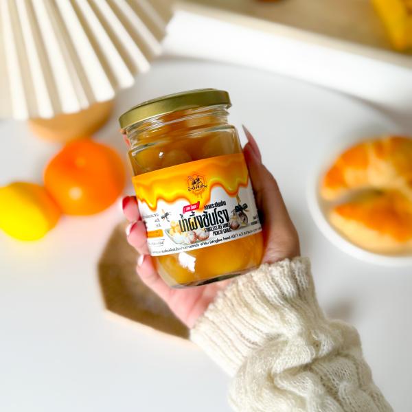 น้ำผึ้งชันโรงดองกระเทียมโทน