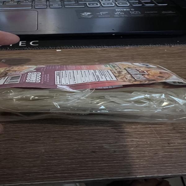 ผัดไทยพร้อมน้ำปรุงสำเร็จรูป  ขนาดบรรจุ 100 g., 140 g., 220 g.