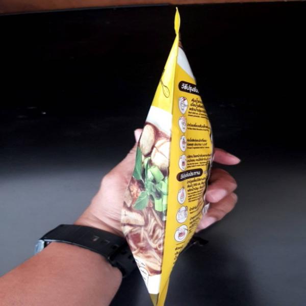 ก๋วยเตี๋ยวเรือกึ่งสำเร็จรูป ตรา โกต๊อก (เส้นเล็ก)