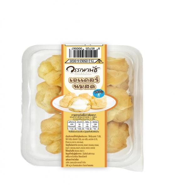 Éclair with Milk Cream