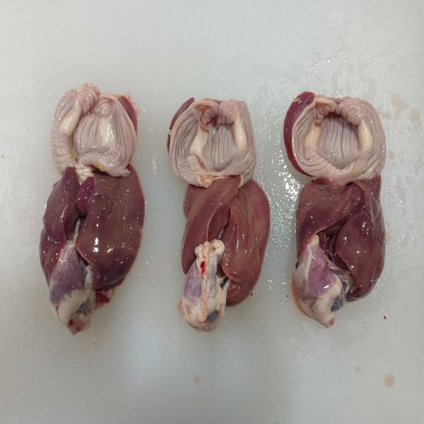 เครื่องในไก่และชิ้นส่วนเครื่องในไก่