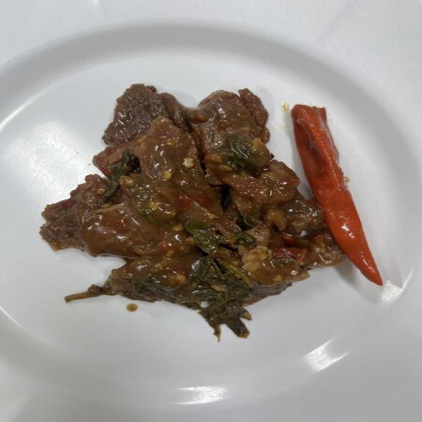 Spicy Stir-Fried Australia Beef with Thai Holy Basil (Zaabro Brand)