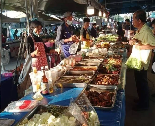 Lam Phak Chi Night Market
