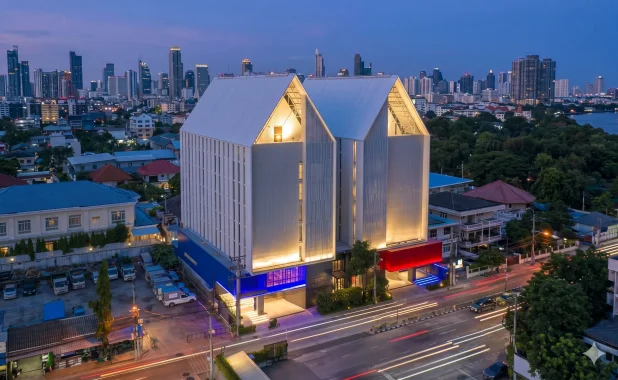 Red Crocodile Hotel+G6