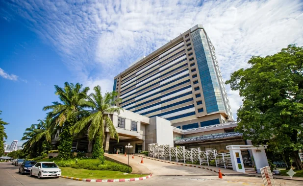 THE TWIN LOTUS HOTEL