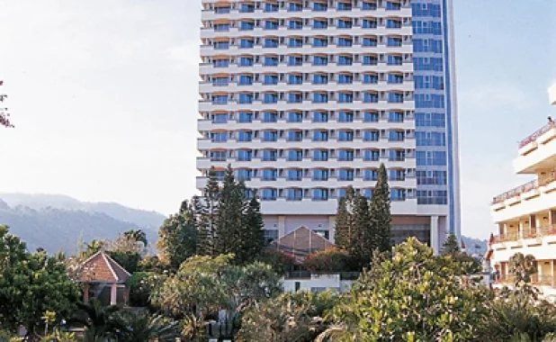 โรงแรมเดอะรอยัลพาราไดซ์ ป่าตอง