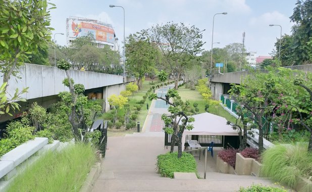 Suan Loi Fah Chao Phraya