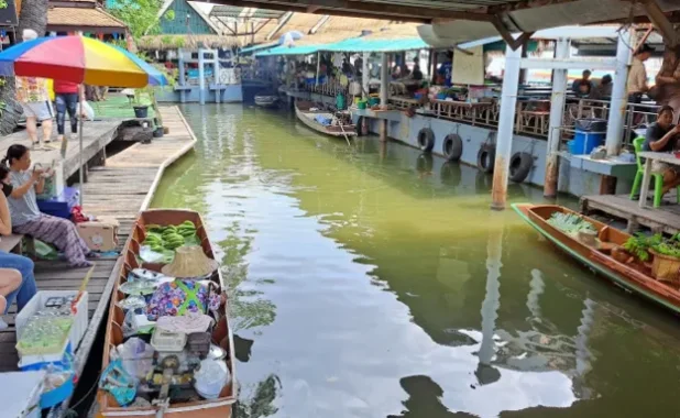 ตลาดน้ำคลองลัดมะยม
