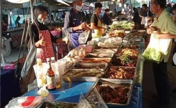 Lam Phak Chi Night Market