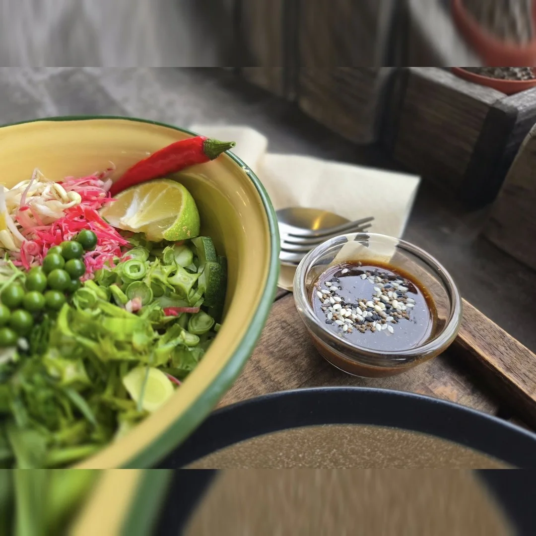 02_bowl_sauce_1080.webp